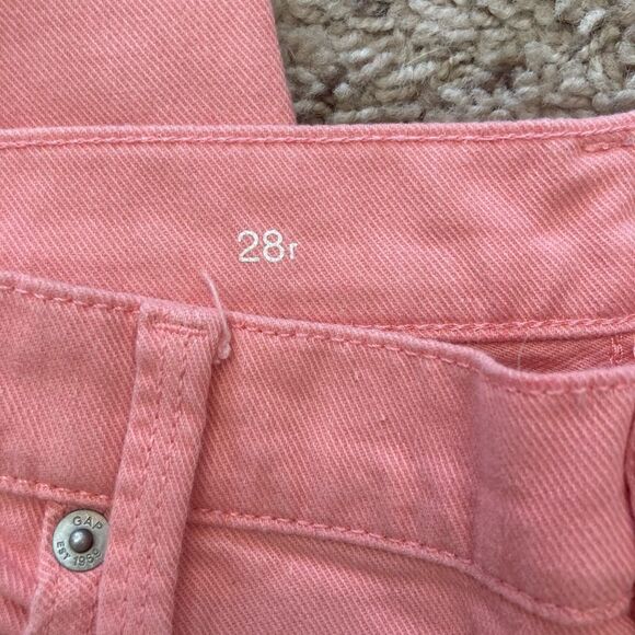 GAP 1969 girlfriend cropped jeans color is Soft - Picture 5 of 10